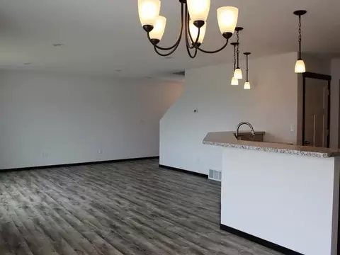 315 Irvine Lp, Bismarck, ND 58504 photo 4
