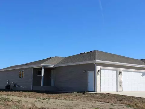 235 Irvine Lp, Bismarck, ND 58504 photo 14
