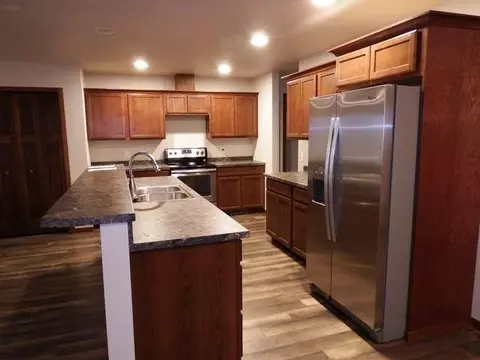 235 Irvine Lp, Bismarck, ND 58504 photo 4