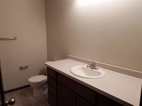 235 Irvine Lp, Bismarck, ND 58504 photo 9