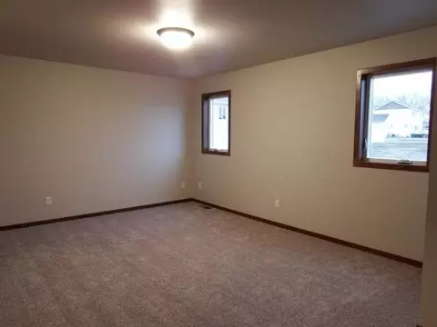 235 Irvine Lp, Bismarck, ND 58504 photo 6