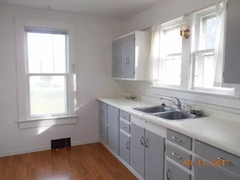 523 Eggert St, Turtle Lake, ND 58575 photo 2