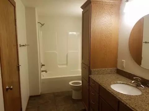 930 Canada Ave, Bismarck, ND 58503 photo 16