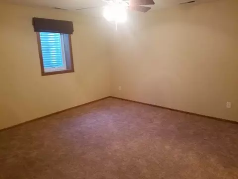 930 Canada Ave, Bismarck, ND 58503 photo 15