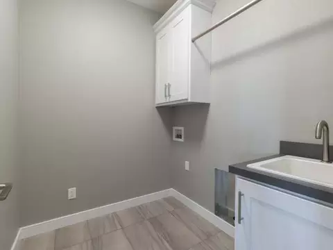 3914 Crest Cl, Bismarck, ND 58503 photo 17