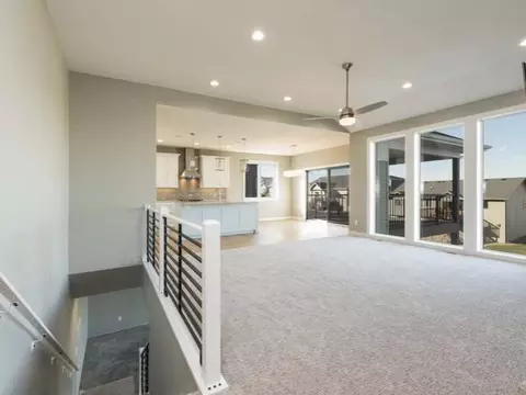 3914 Crest Cl, Bismarck, ND 58503 photo 5