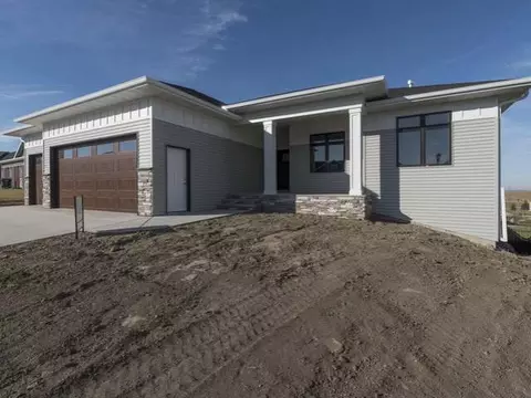 3914 Crest Cl, Bismarck, ND 58503 photo 26