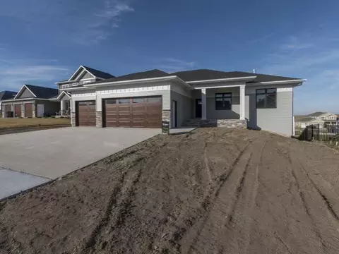 3914 Crest Cl, Bismarck, ND 58503 photo 25