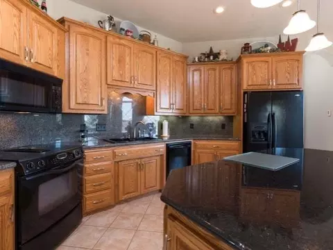 910 Corvette Cir, Bismarck, ND 58503 photo 4