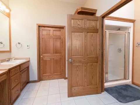910 Corvette Cir, Bismarck, ND 58503 photo 9