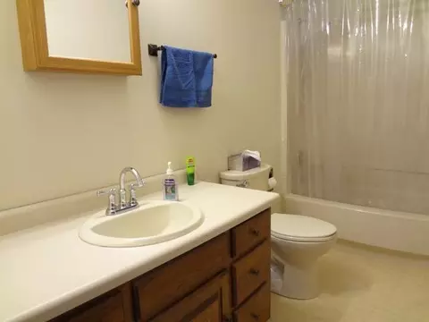 103 Versailles Ave, Bismarck, ND 58504 photo 9