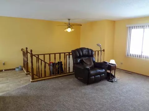 103 Versailles Ave, Bismarck, ND 58504 photo 2