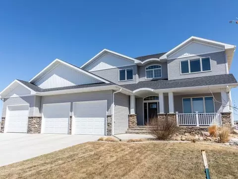 3925 Clairmont Rd, Bismarck, ND 58503 photo 2