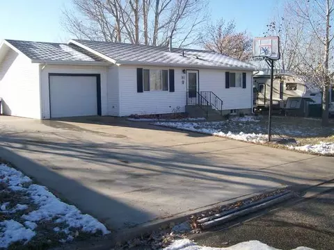 51 Custer Dr, Lincoln, ND 58504 photo 1