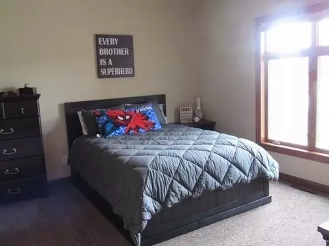 1423 Pin Oak Lp, Bismarck, ND 58501 photo 20