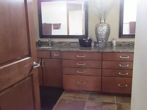 1423 Pin Oak Lp, Bismarck, ND 58501 photo 39