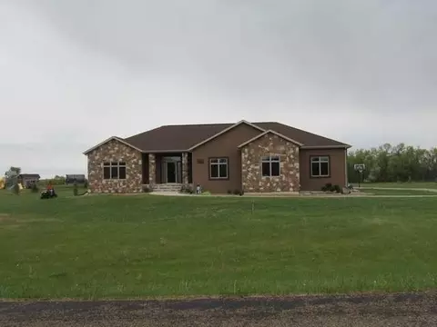 1423 Pin Oak Lp, Bismarck, ND 58501 photo 33