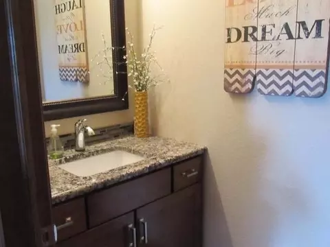 1423 Pin Oak Lp, Bismarck, ND 58501 photo 23