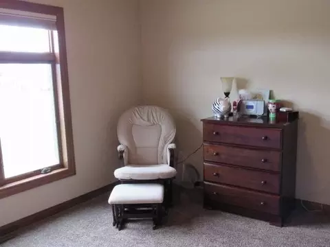 1423 Pin Oak Lp, Bismarck, ND 58501 photo 18
