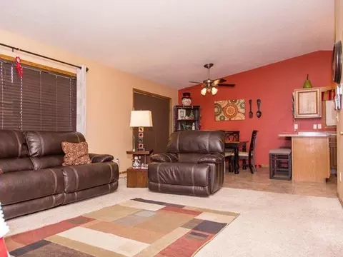425 Wachter Ave E, Bismarck, ND 58504 photo 11