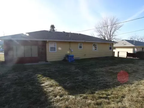 414 Interstate Ave E, Bismarck, ND 58503 photo 2