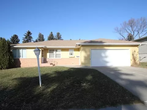414 Interstate Ave E, Bismarck, ND 58503 photo 1