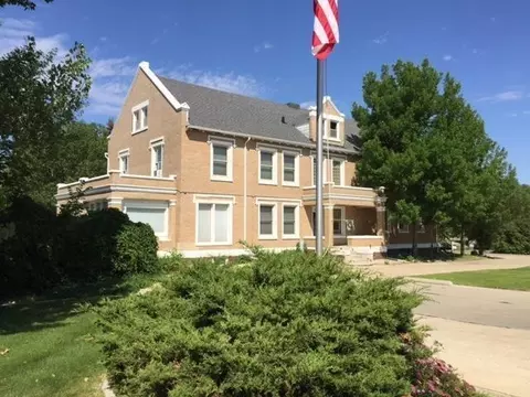 605 Collins Ct, Mandan, ND 58554 photo 1