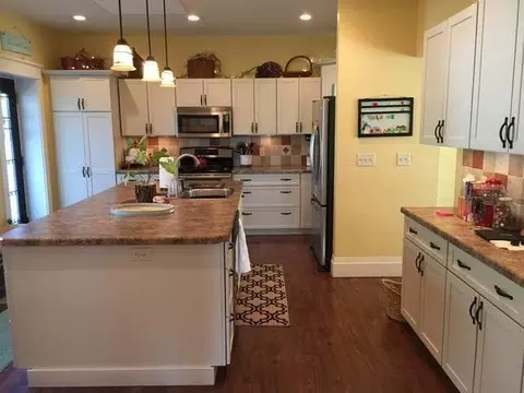 605 Collins Ct, Mandan, ND 58554 photo 2
