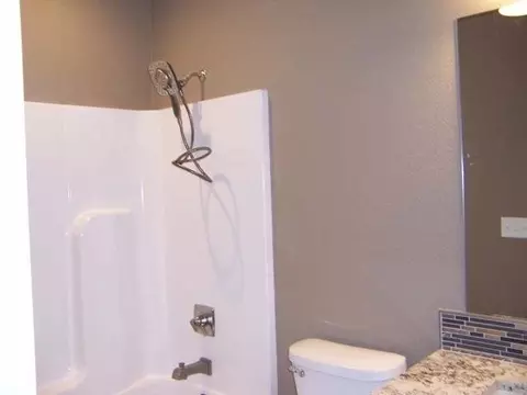 1005 Calvert Pl, Bismarck, ND 58503 photo 13