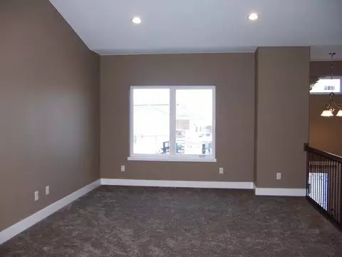 1005 Calvert Pl, Bismarck, ND 58503 photo 4