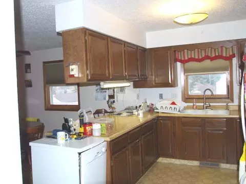 311 West St, Carson, ND 58529 photo 5