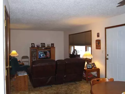 311 West St, Carson, ND 58529 photo 3
