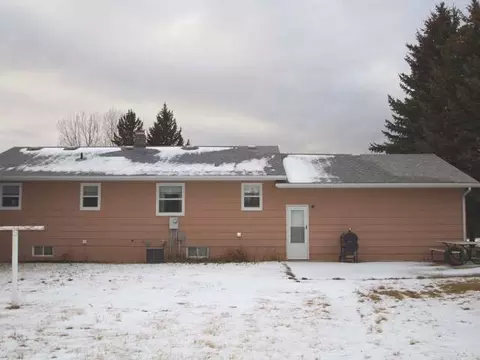 311 West St, Carson, ND 58529 photo 2