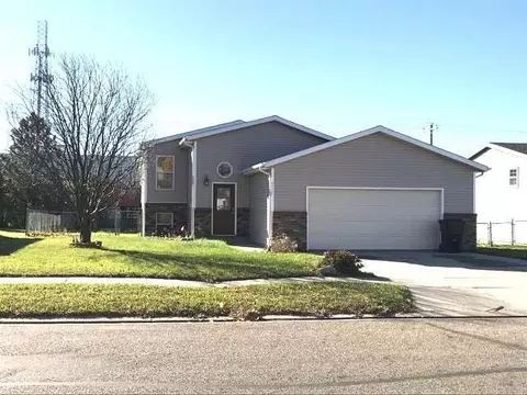 3619 Jericho Rd, Bismarck, ND 58503 photo 1