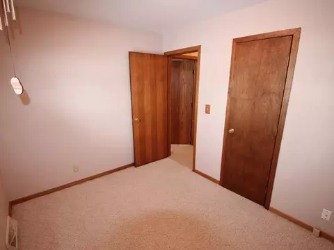 1823 Assumption Dr, Bismarck, ND 58501 photo 15