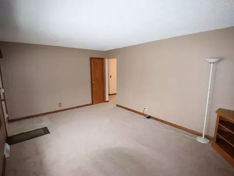 1823 Assumption Dr, Bismarck, ND 58501 photo 8