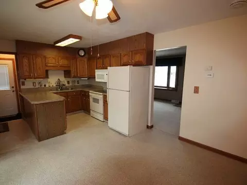 1823 Assumption Dr, Bismarck, ND 58501 photo 3