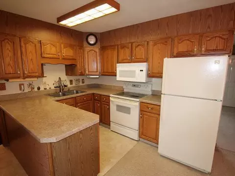1823 Assumption Dr, Bismarck, ND 58501 photo 2