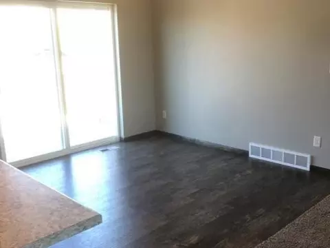 408 Fields Ct, Mandan, ND 58554 photo 6