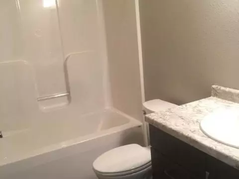 408 Fields Ct, Mandan, ND 58554 photo 12