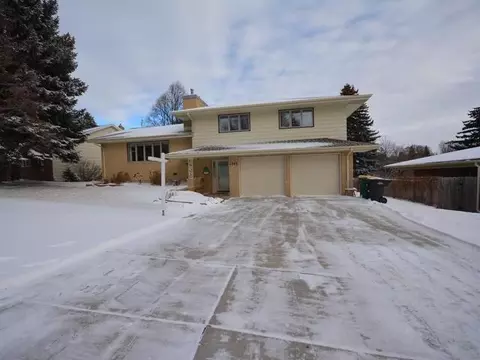 1245 E Coulee Rd, Bismarck, ND 58501 photo 1