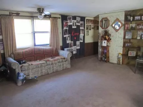 107 Tuttle Ave, Mandan, ND 58554 photo 4