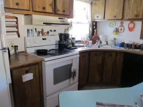 107 Tuttle Ave, Mandan, ND 58554 photo 2