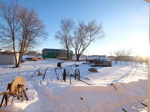 47 Mcdougall Dr, Lincoln, ND 58504 photo 2