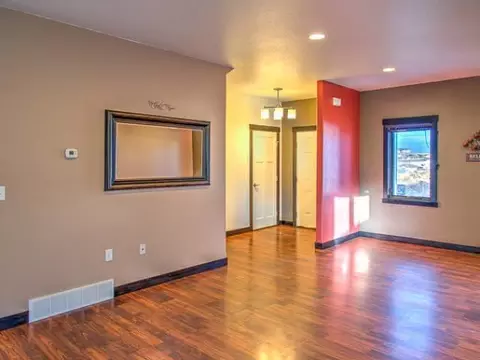 3219 Eastside Pl, Bismarck, ND 58501 photo 4