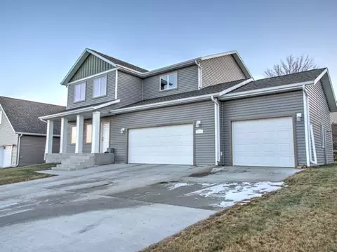 3219 Eastside Pl, Bismarck, ND 58501 photo 2