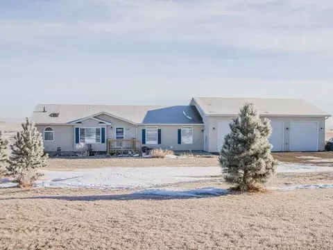 2583 Jonathan Dr N, Mandan, ND 58554 photo 1
