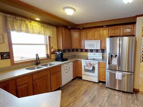 2583 Jonathan Dr N, Mandan, ND 58554 photo 7