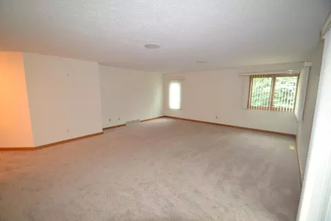 313 Brandon Dr E, Bismarck, ND 58503 photo 10