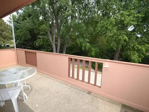 313 Brandon Dr E, Bismarck, ND 58503 photo 3